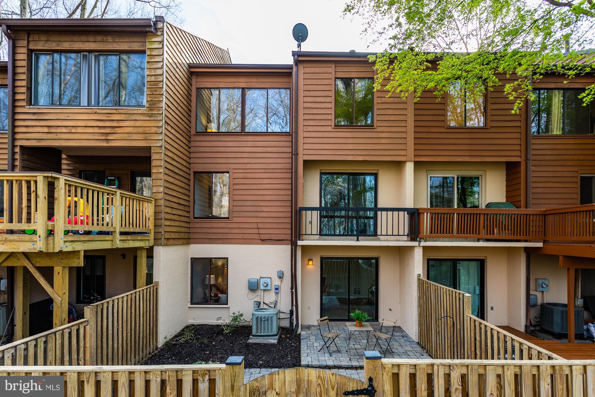 RESTON - Residential