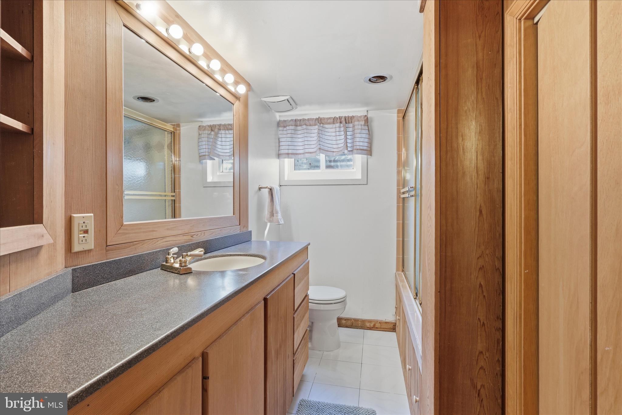 VIENNA WOODS - Residential