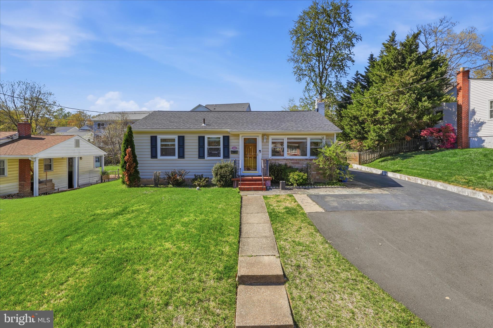 VIENNA WOODS - Residential