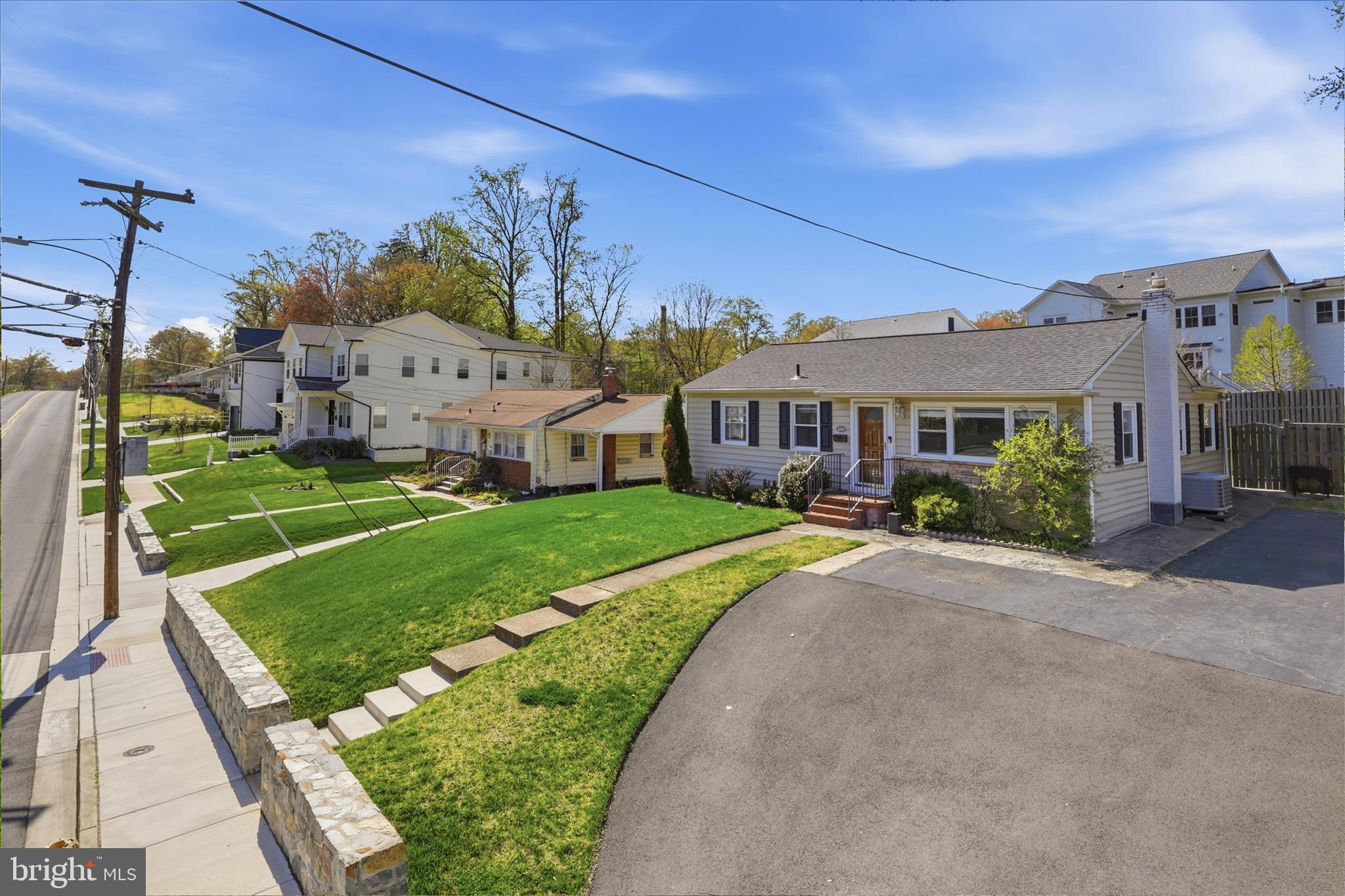 VIENNA WOODS - Residential