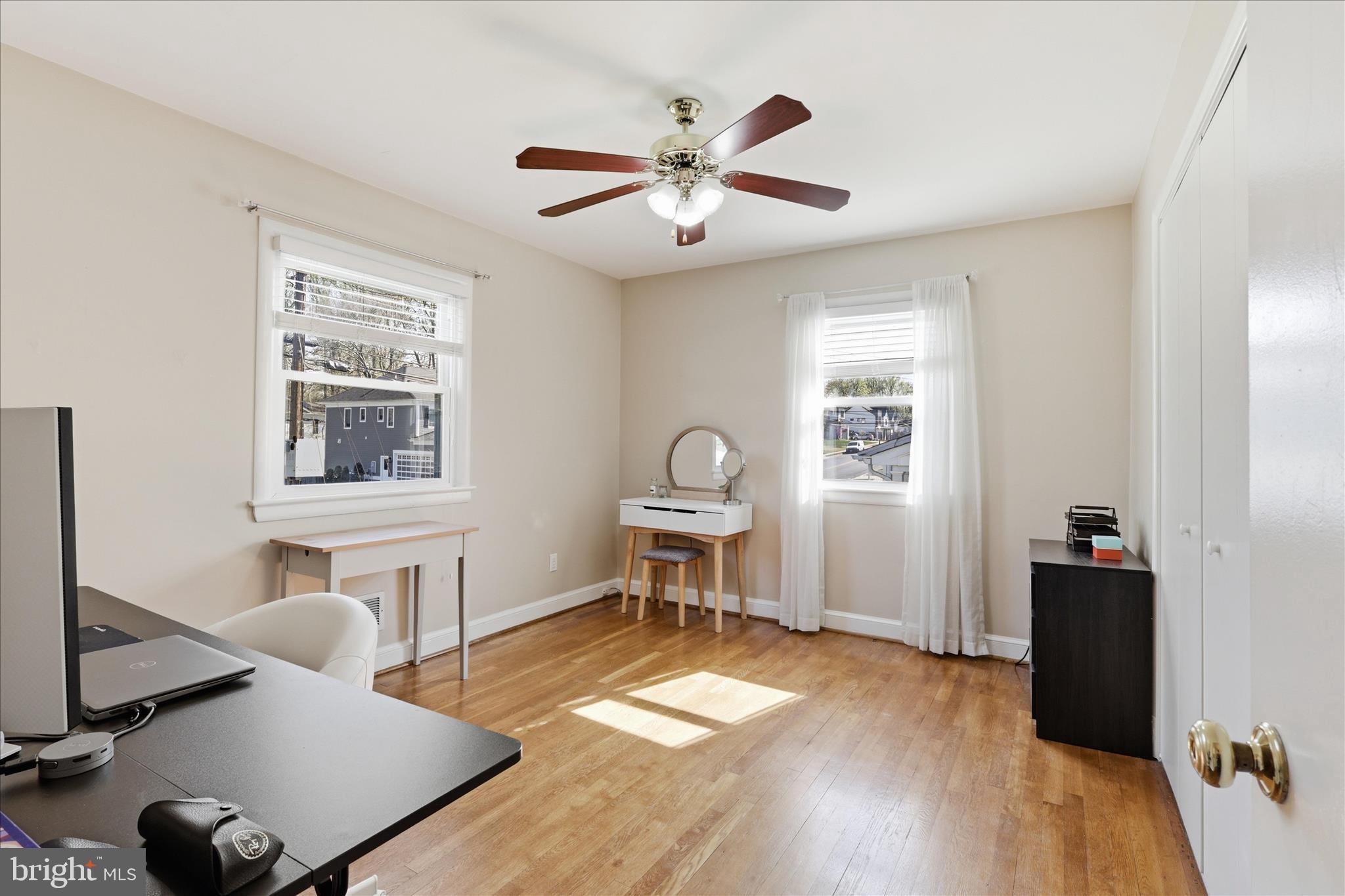 VIENNA WOODS - Residential