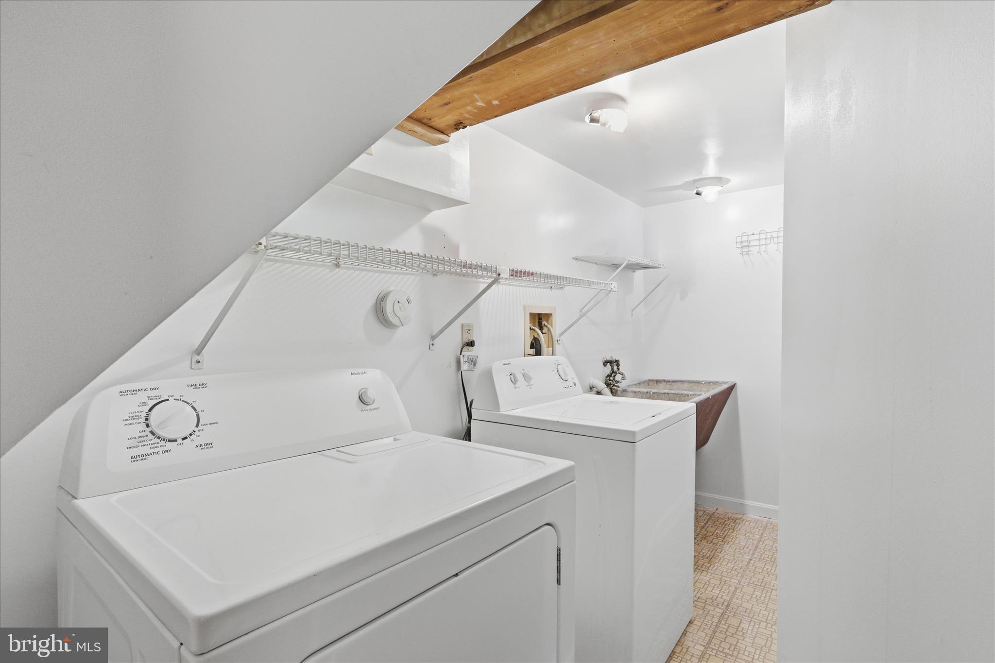 VIENNA WOODS - Residential