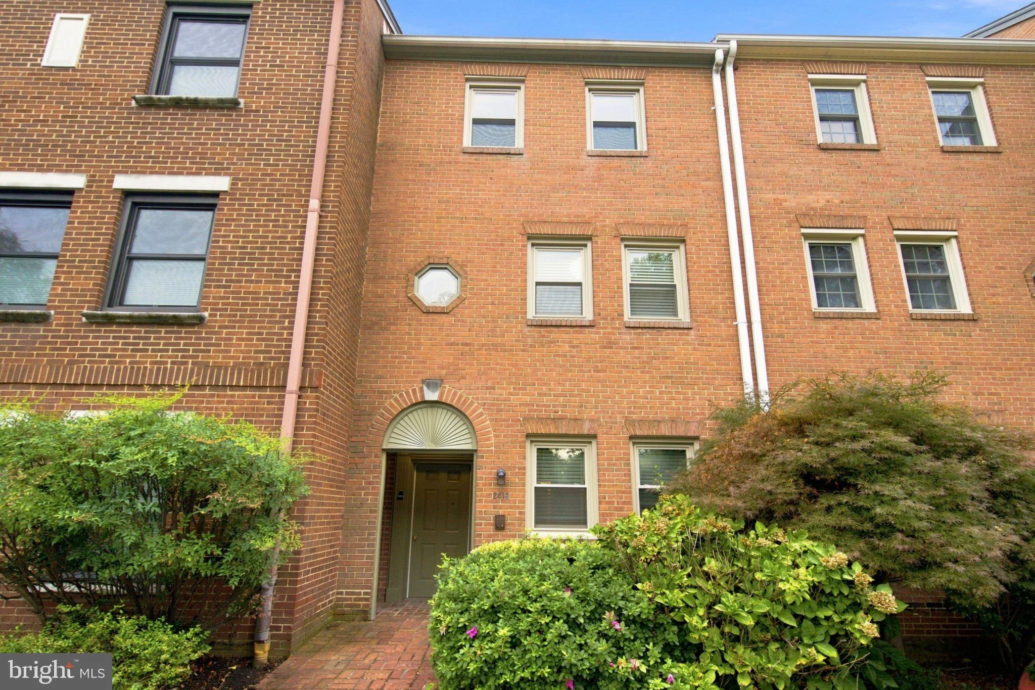 2413 9th Street S, Arlington, VA, 22204