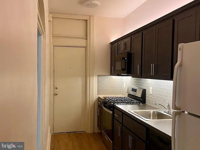 UNIVERSITY CITY - Residential Lease