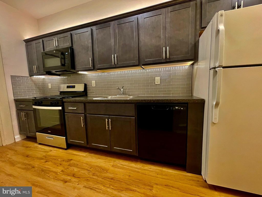 Photo of 112 N 34th Street #1R, PHILADELPHIA, PA 19104 (MLS # PAPH2547764)