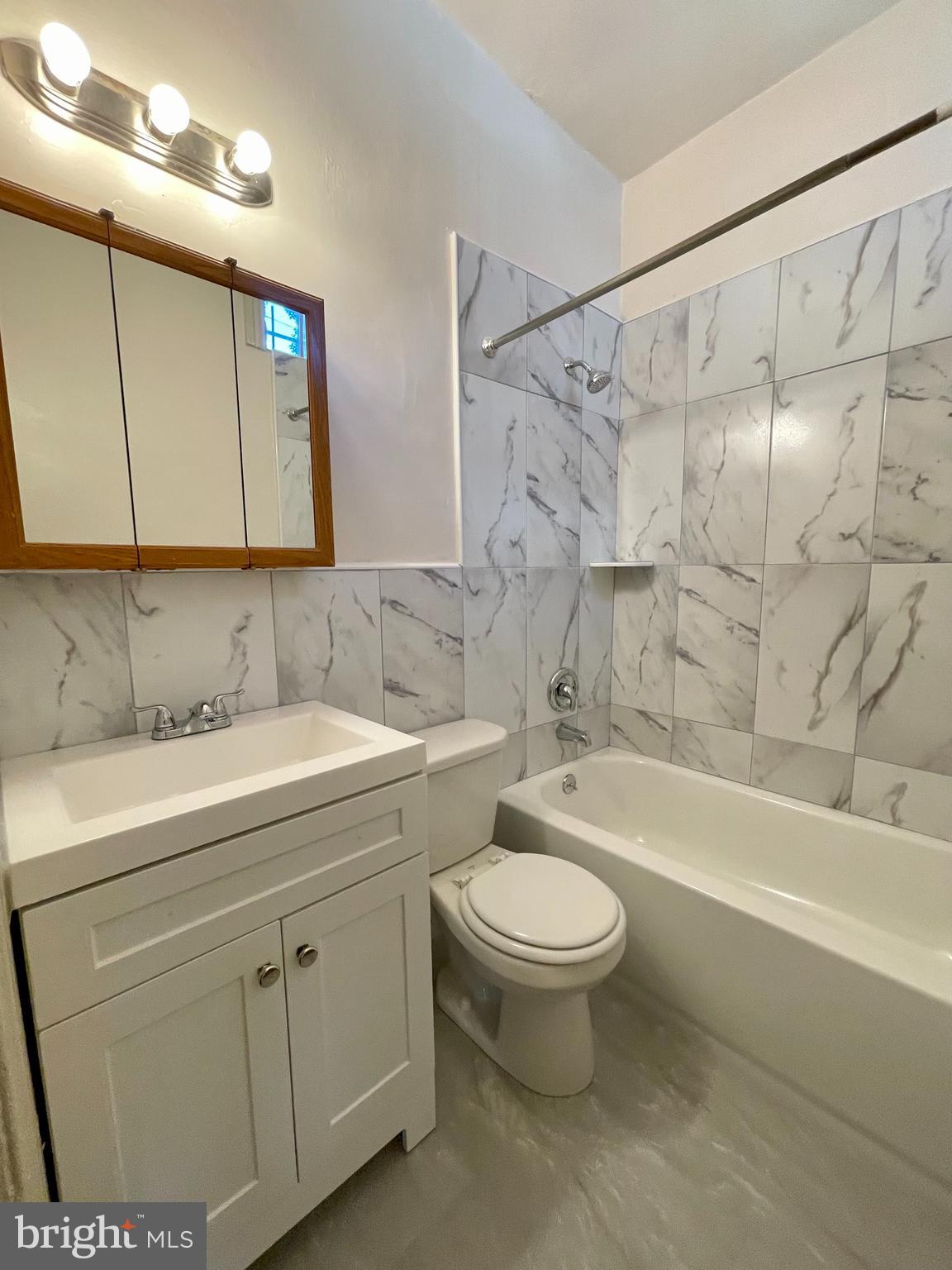 UNIVERSITY CITY - Residential Lease