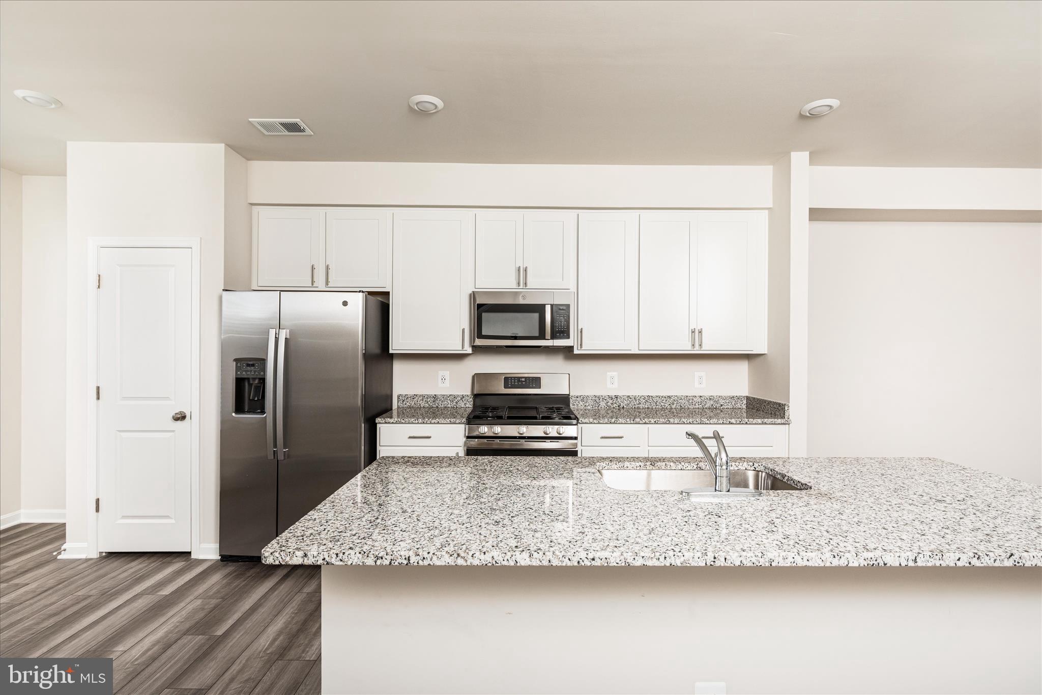 SENSENY VILLAGE - Residential Lease