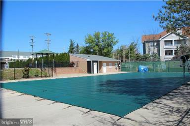 THE MEADOWS - Residential Lease