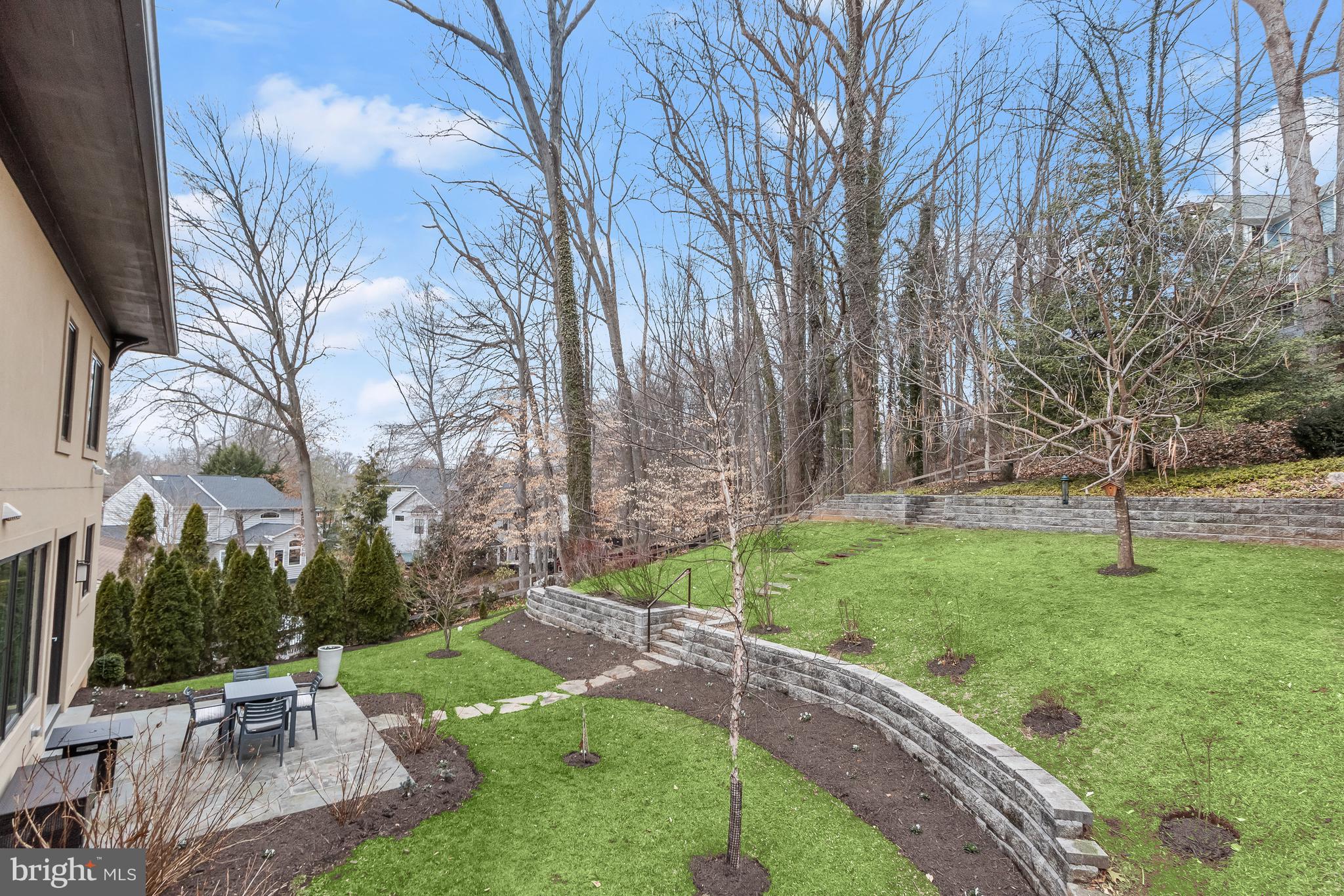 MARY KNOLLS - Residential