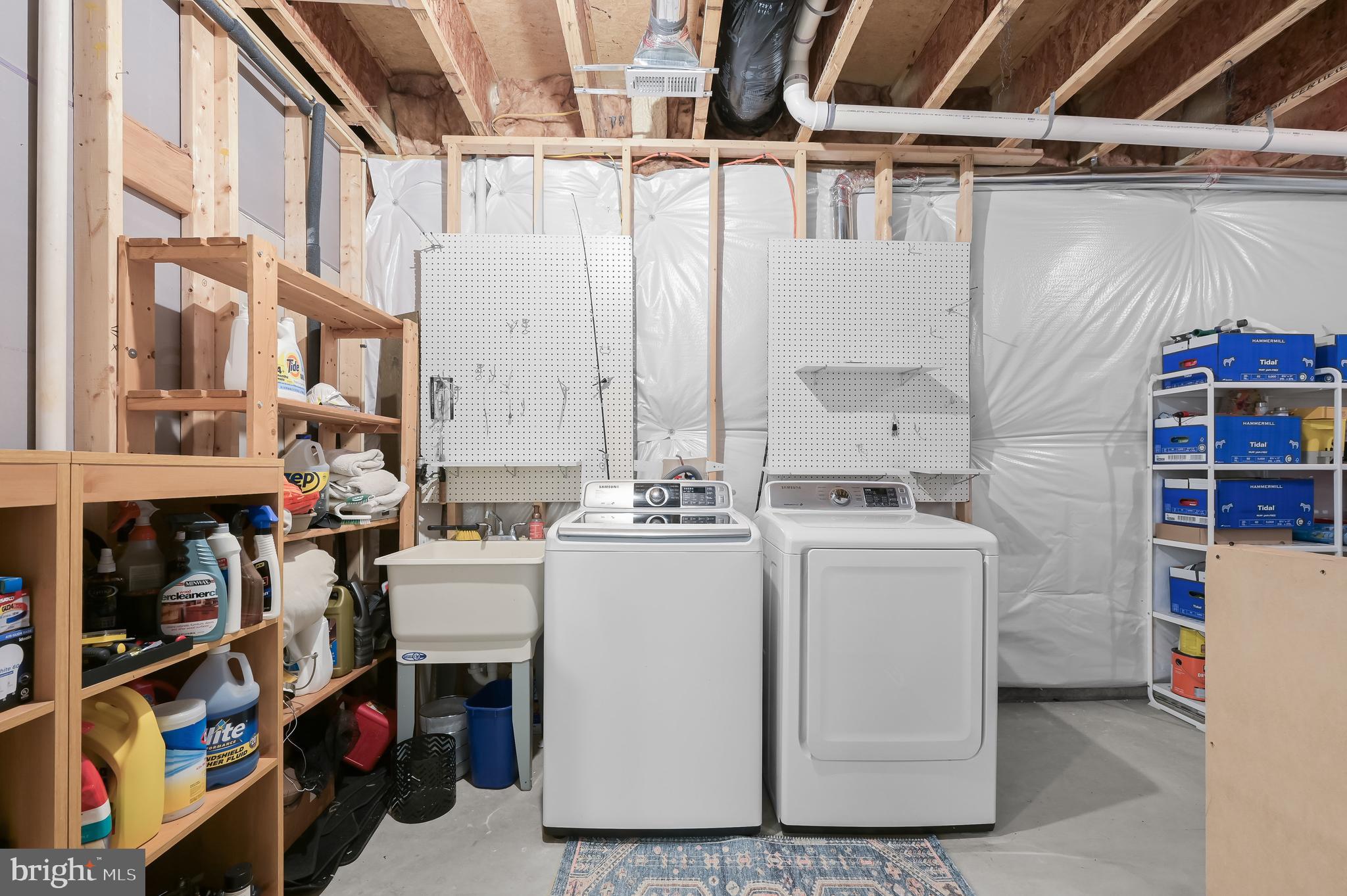 MARY KNOLLS - Residential