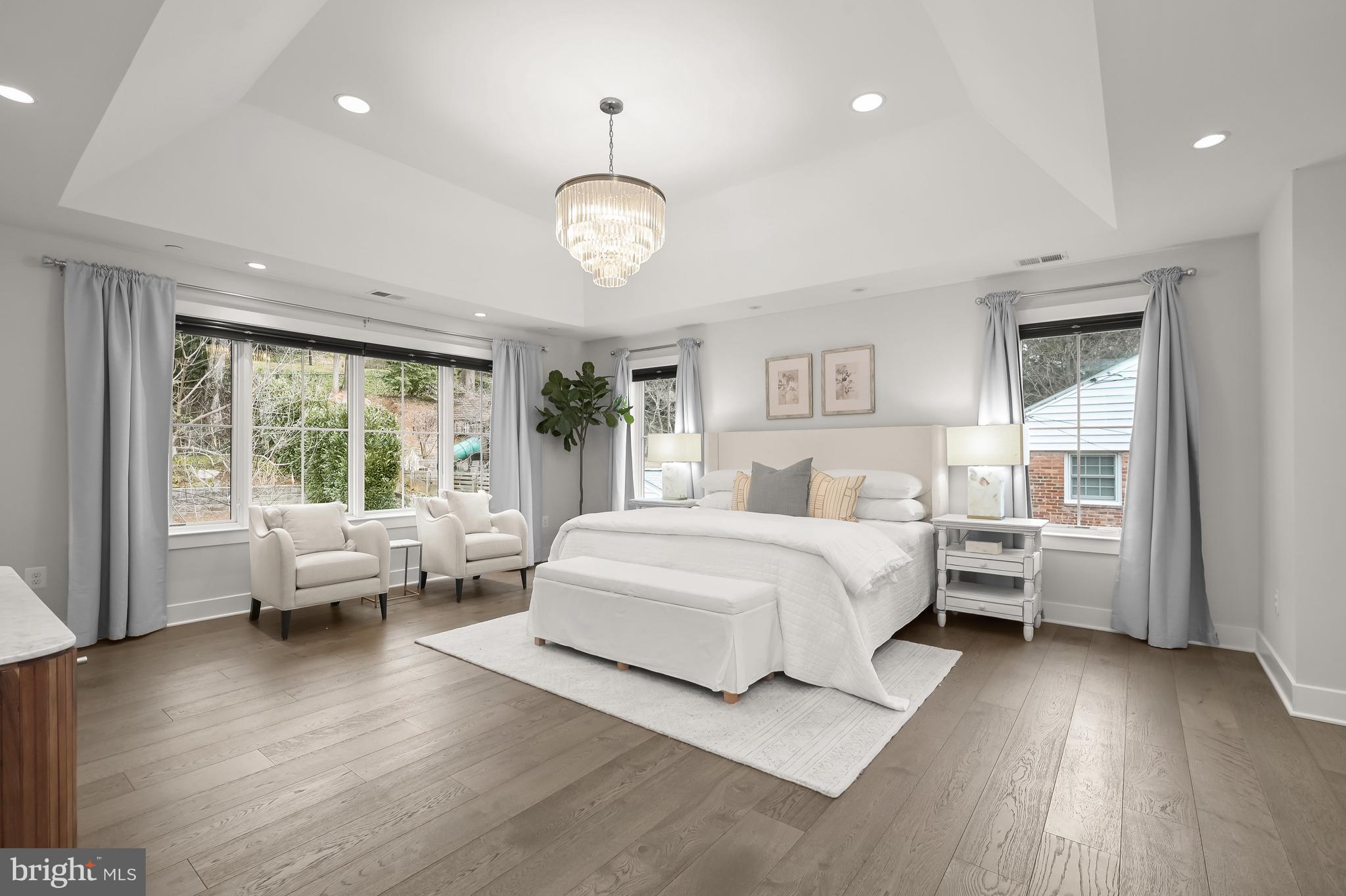 MARY KNOLLS - Residential