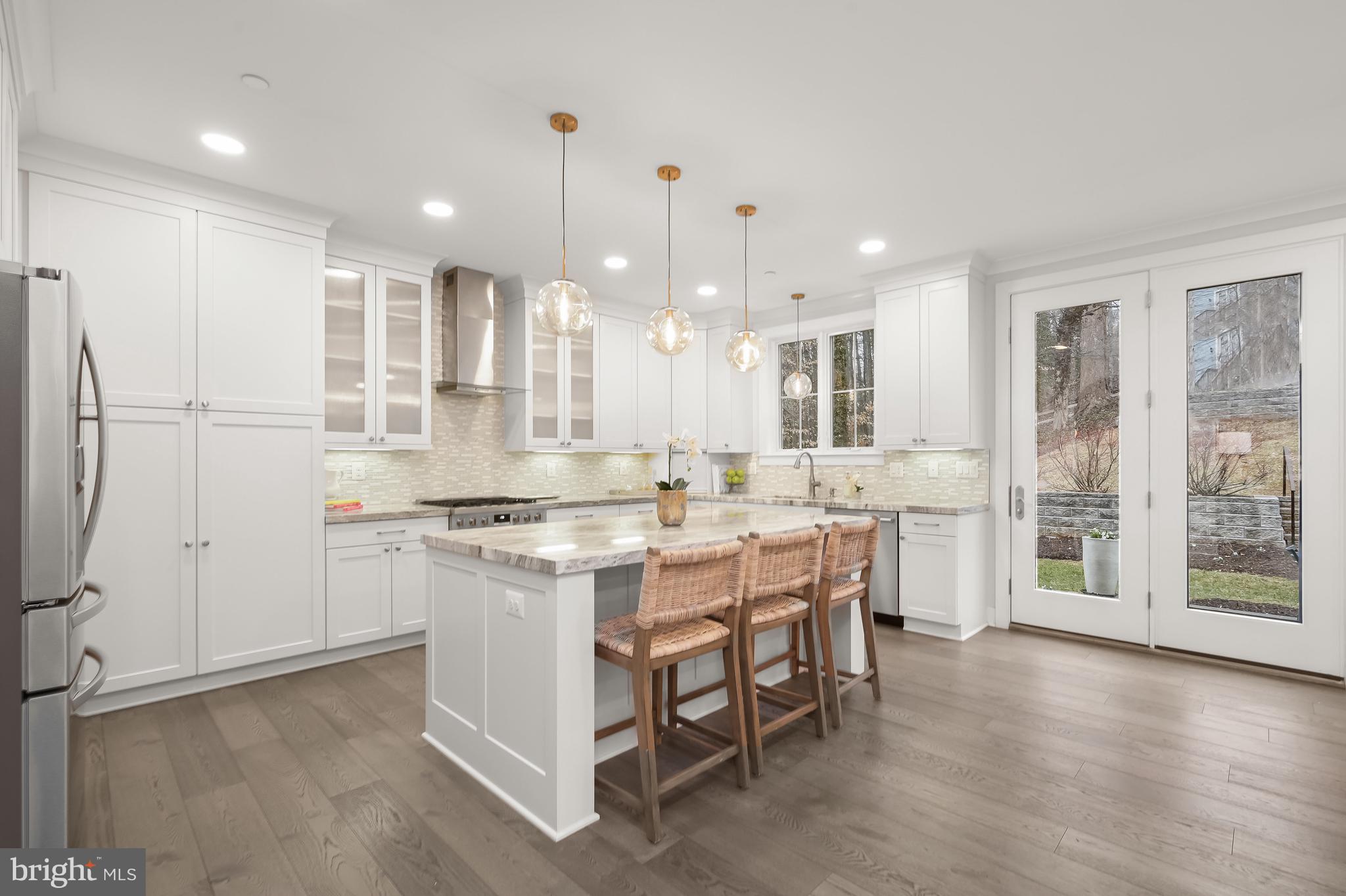 MARY KNOLLS - Residential