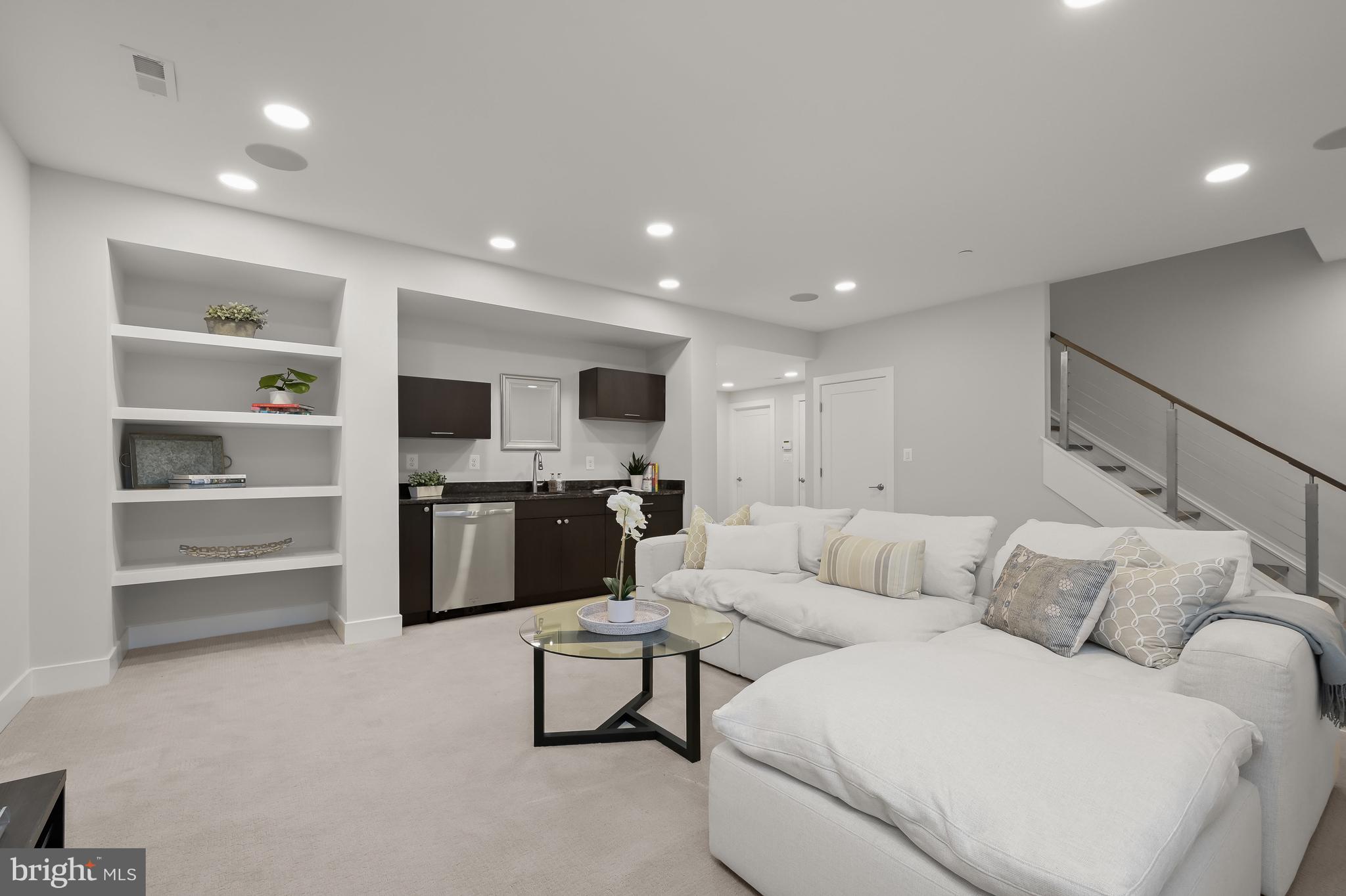 MARY KNOLLS - Residential