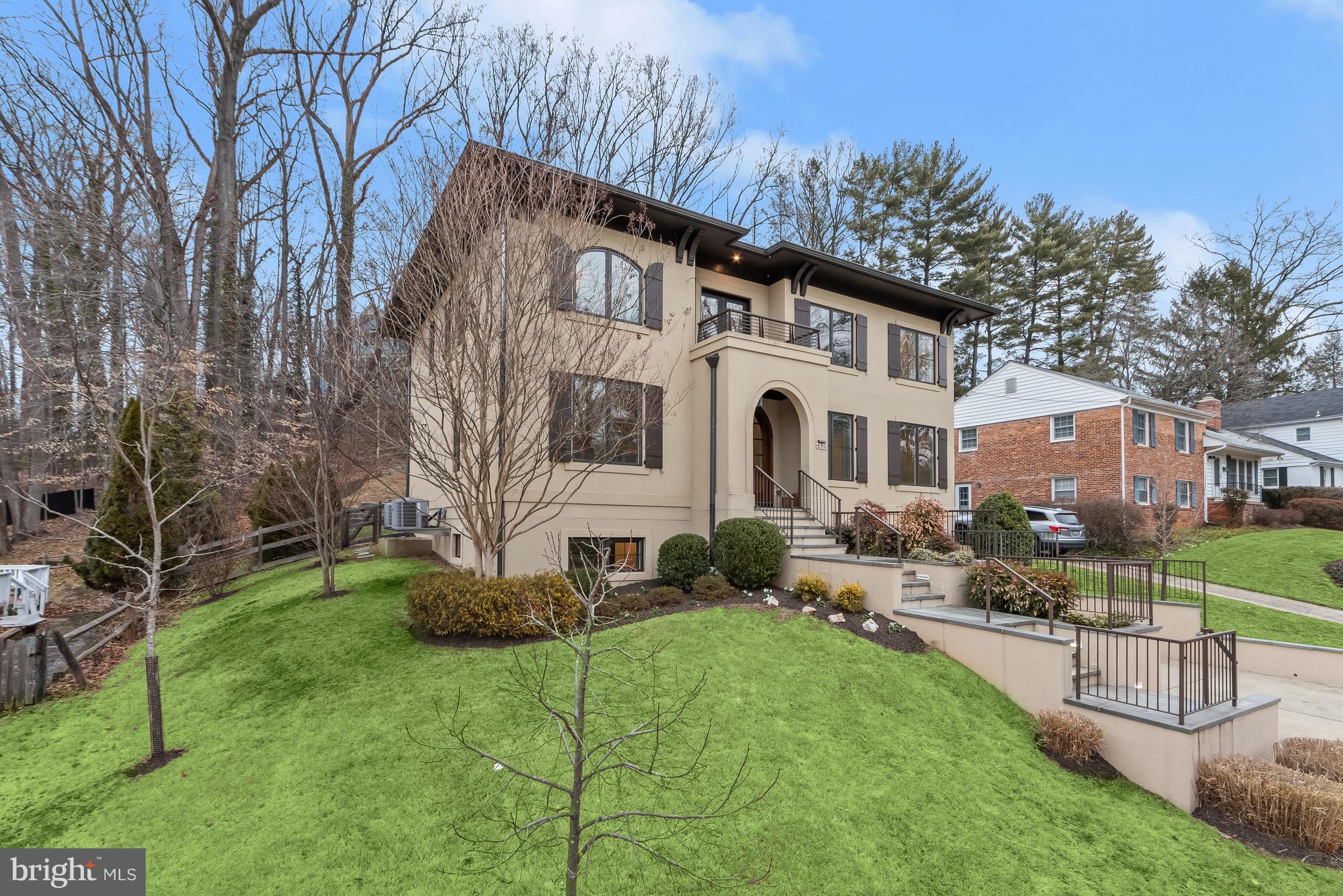 MARY KNOLLS - Residential