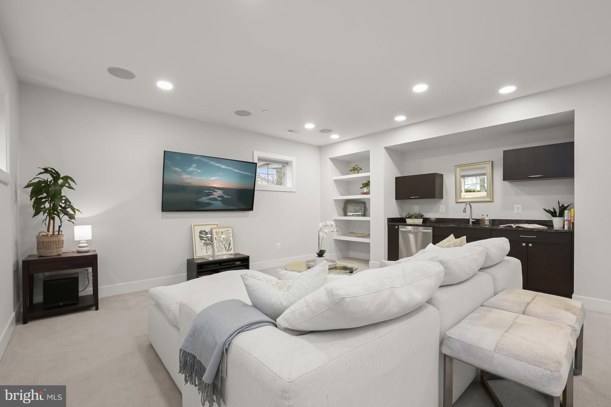 MARY KNOLLS - Residential