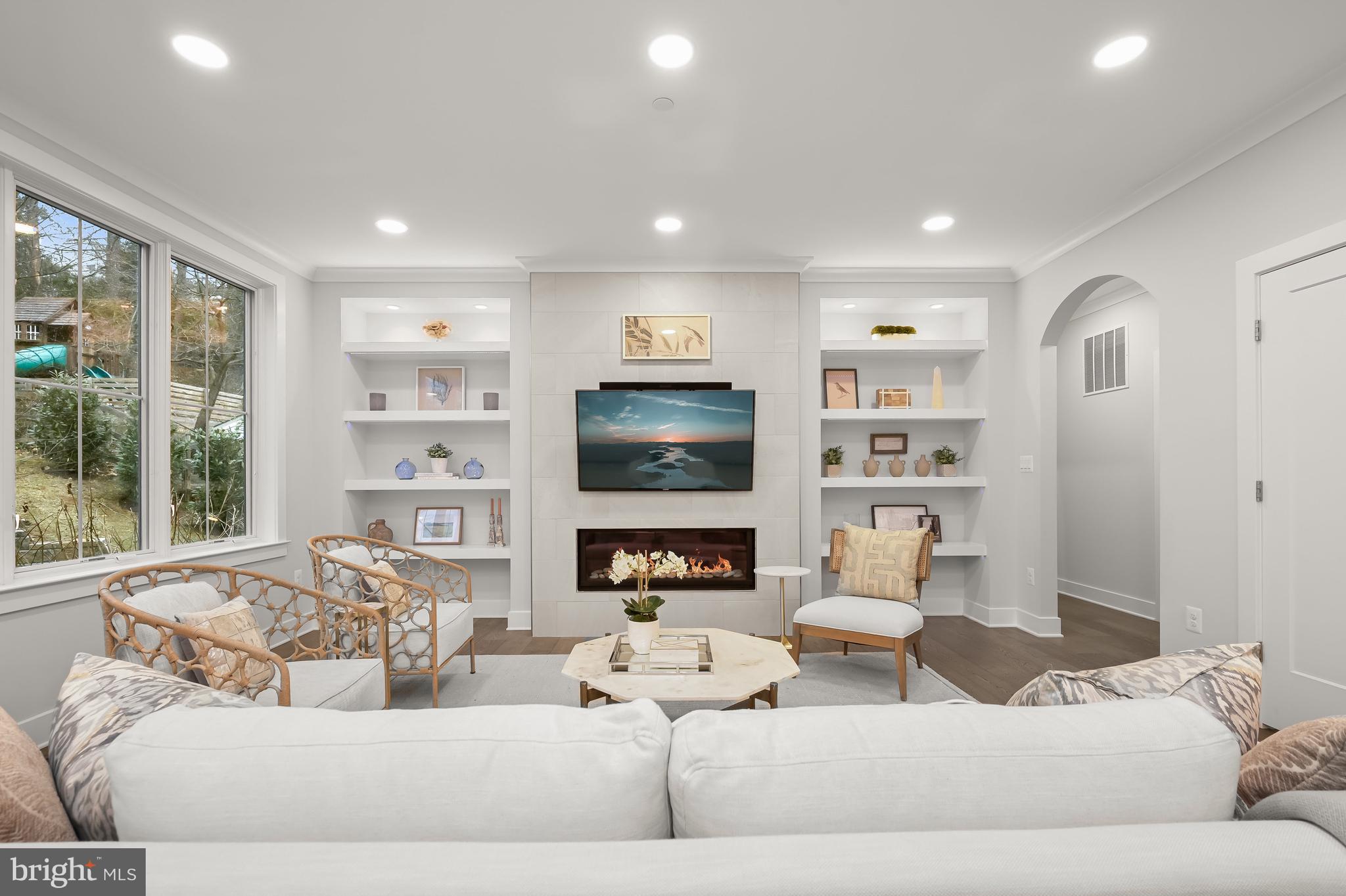 MARY KNOLLS - Residential