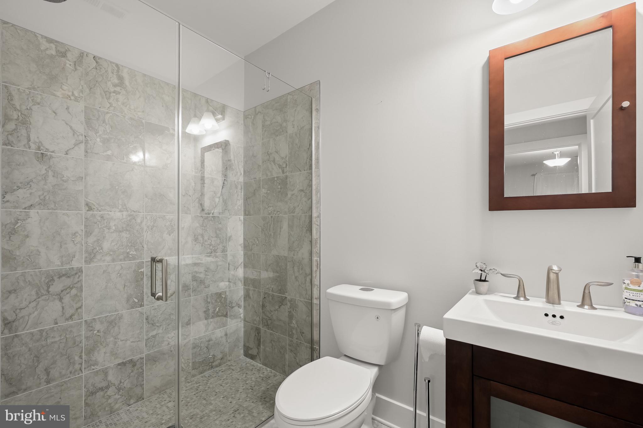 MARY KNOLLS - Residential