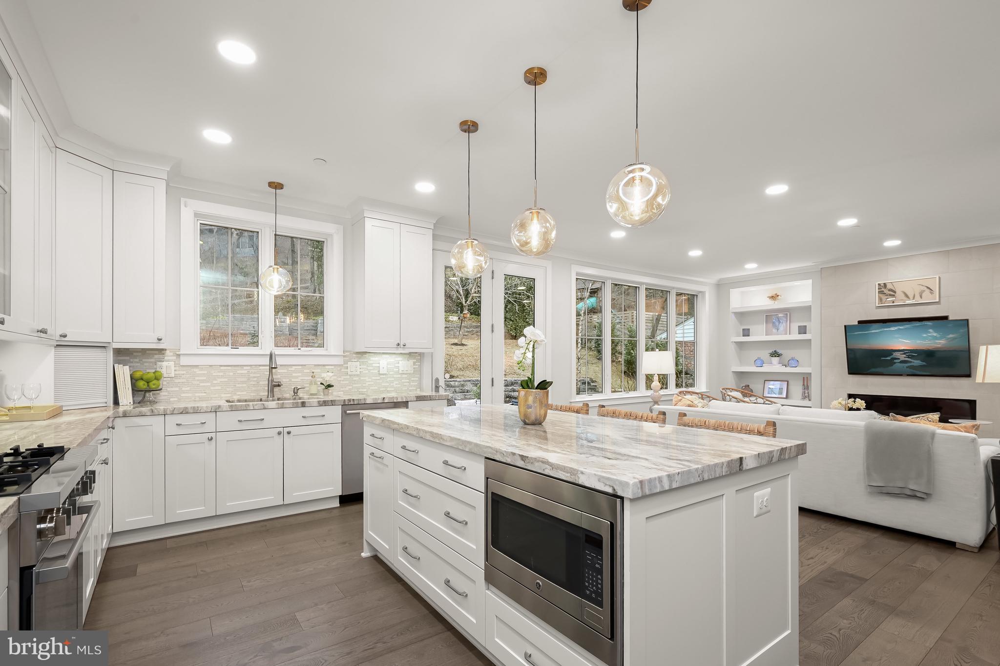 MARY KNOLLS - Residential