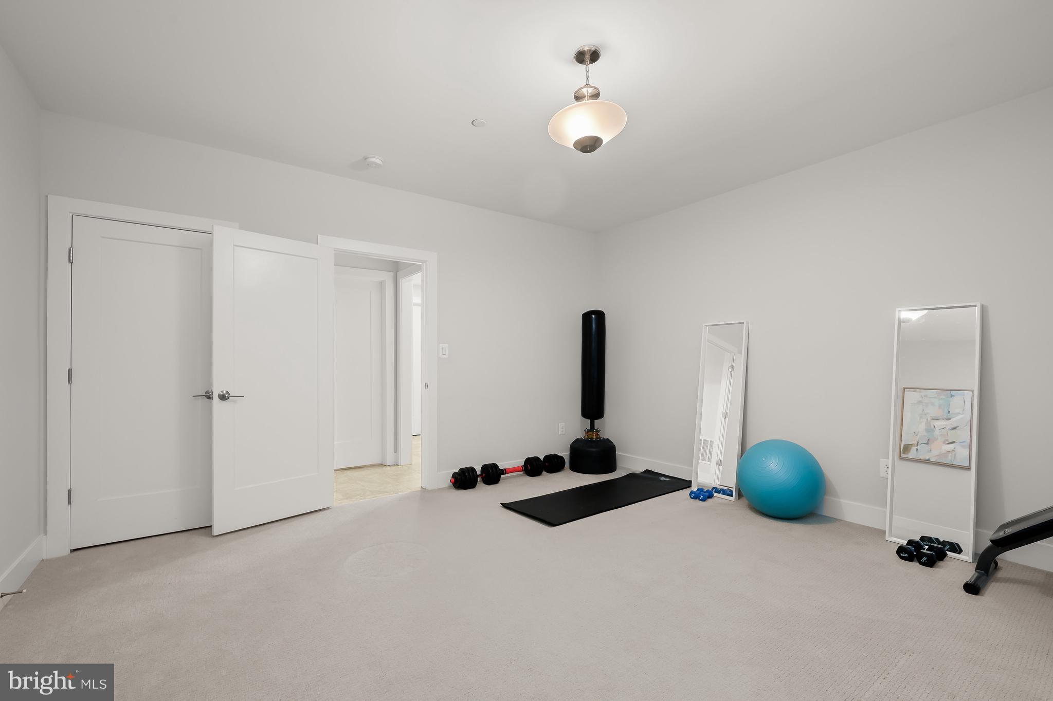 MARY KNOLLS - Residential