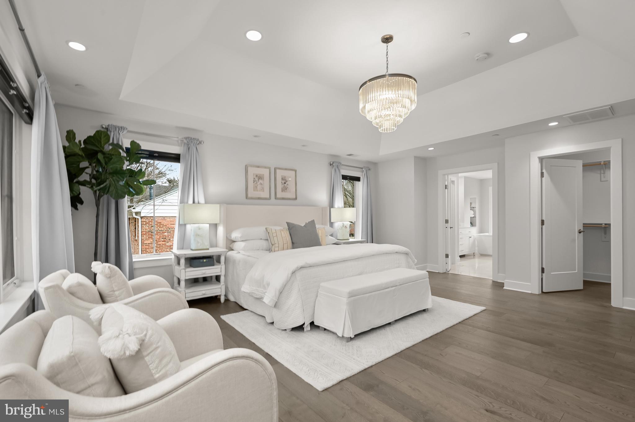 MARY KNOLLS - Residential