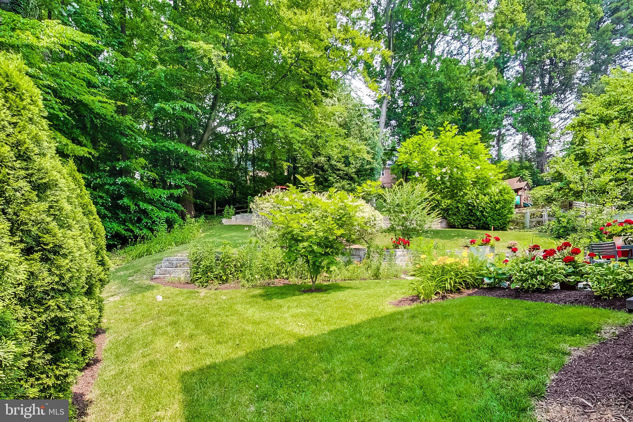 MARY KNOLLS - Residential