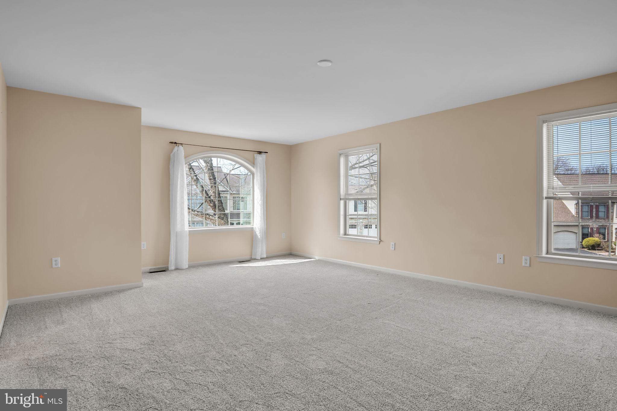 GALA SQUARE-WINDING HILLS - Residential