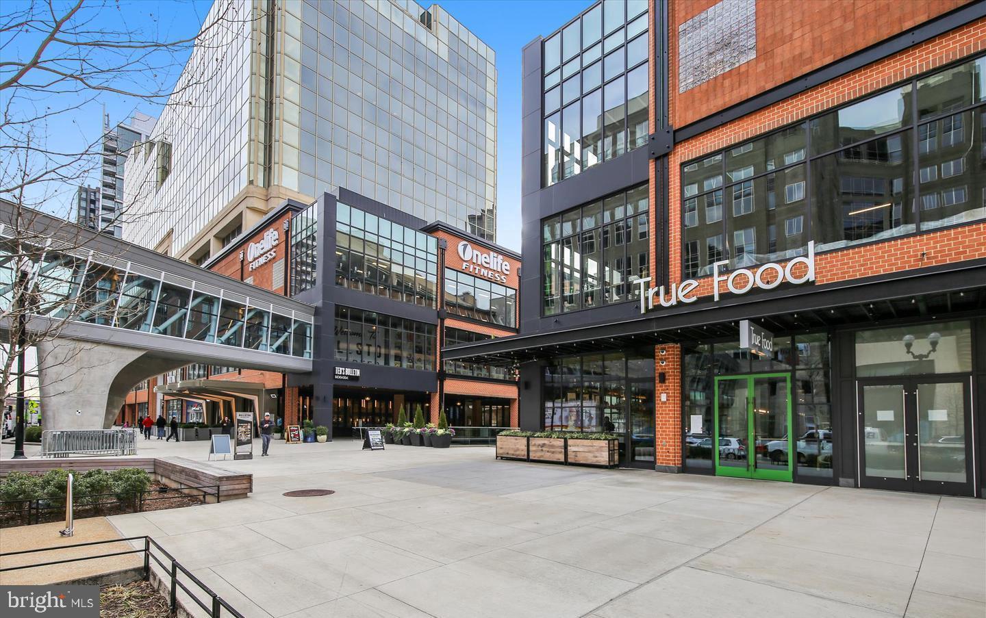 1001 N RANDOLPH STREET 418