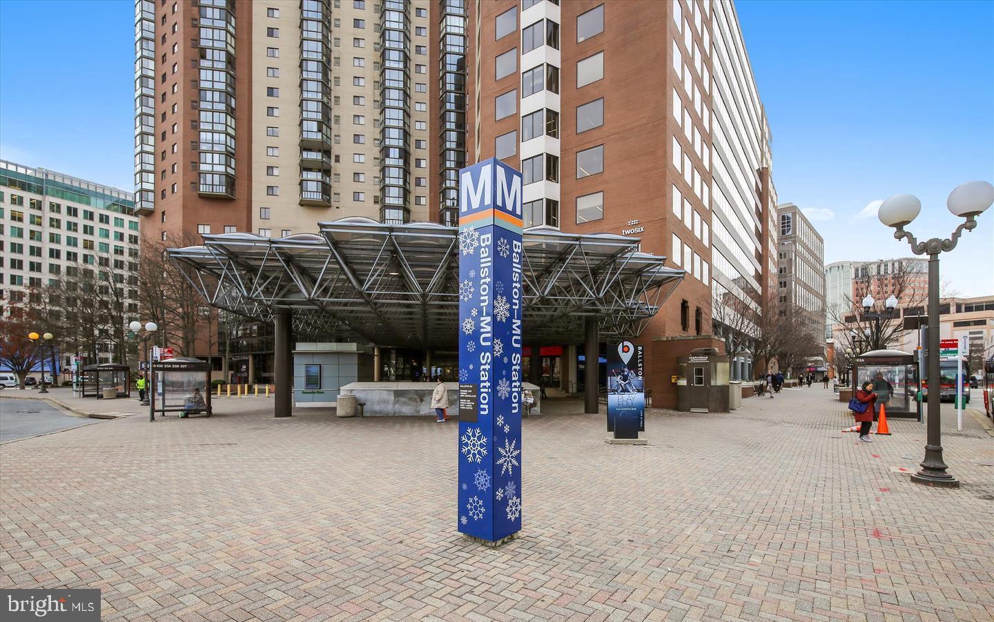1001 N RANDOLPH STREET 418