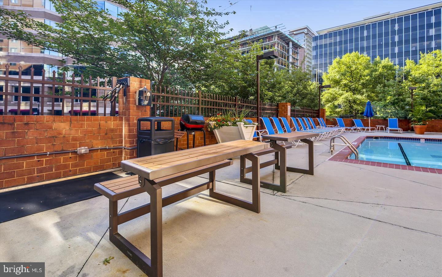 1001 N RANDOLPH STREET 418