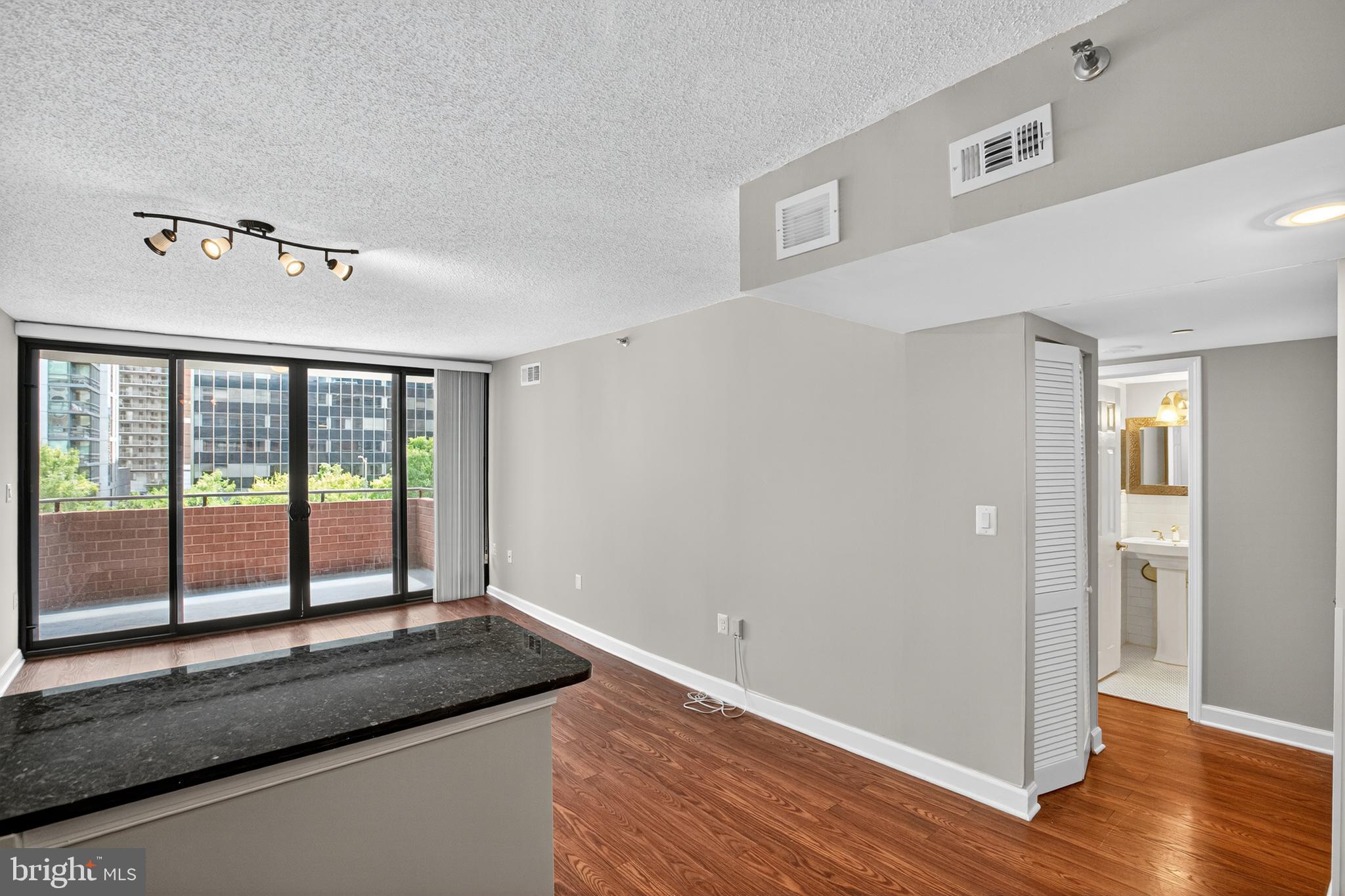 1001 N RANDOLPH STREET 418