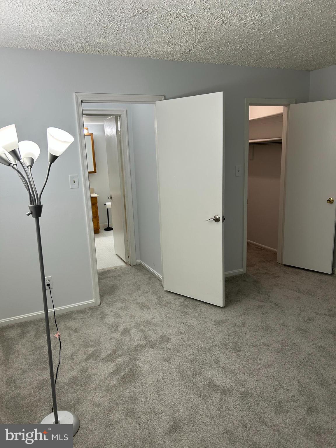 PINES CONDO 01 - Residential