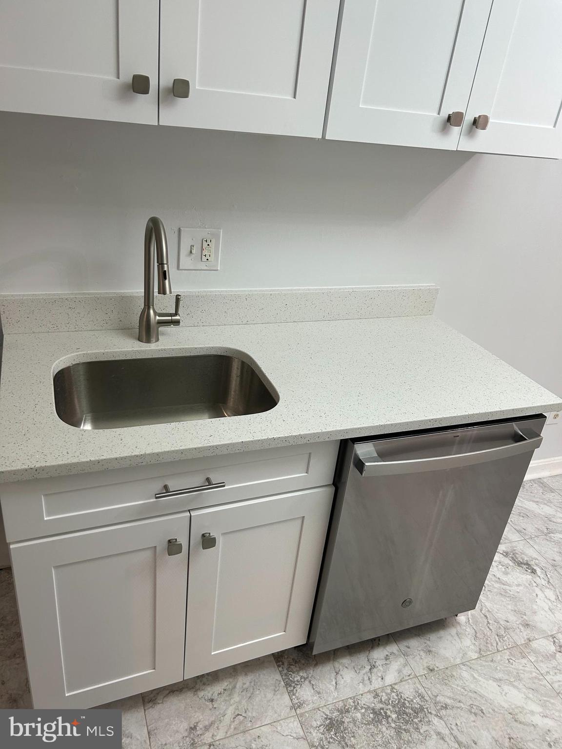 PINES CONDO 01 - Residential