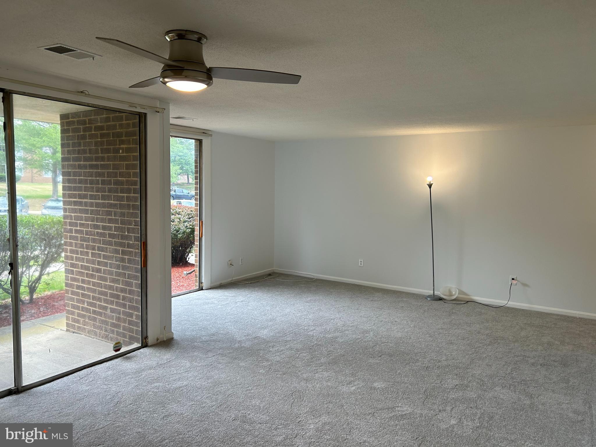 PINES CONDO 01 - Residential