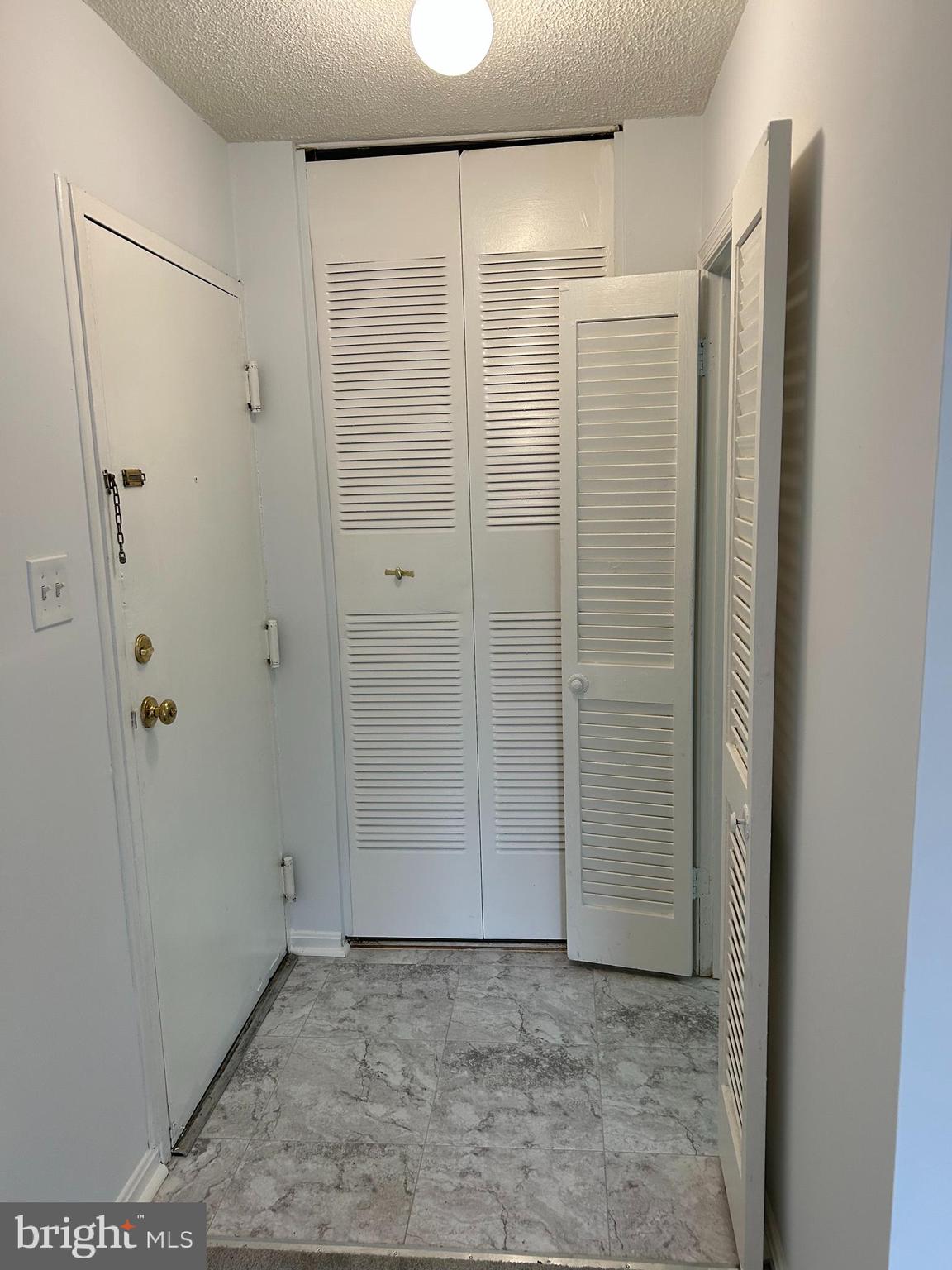 PINES CONDO 01 - Residential