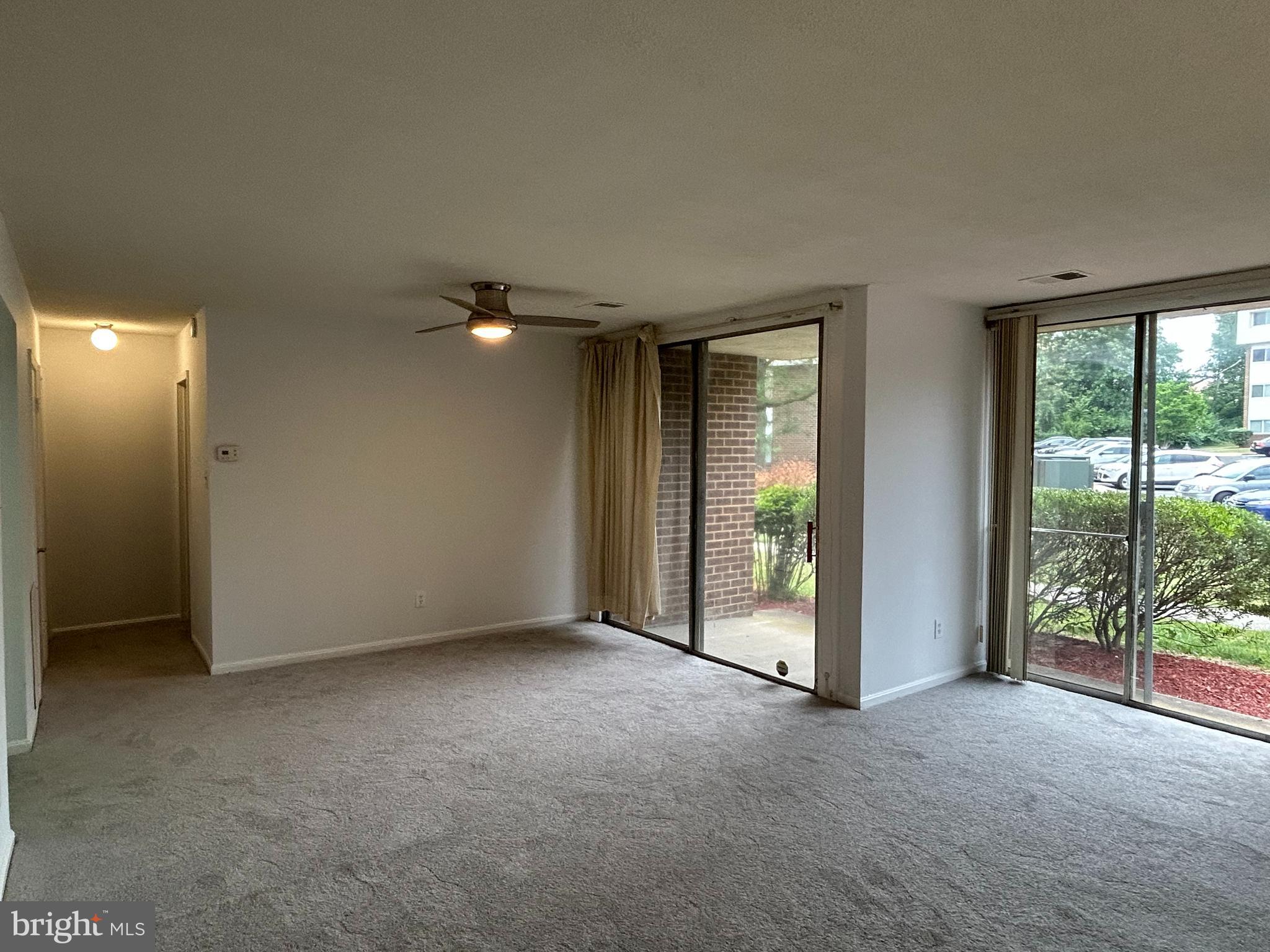 PINES CONDO 01 - Residential