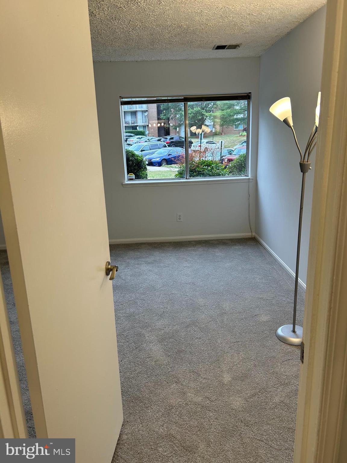 PINES CONDO 01 - Residential