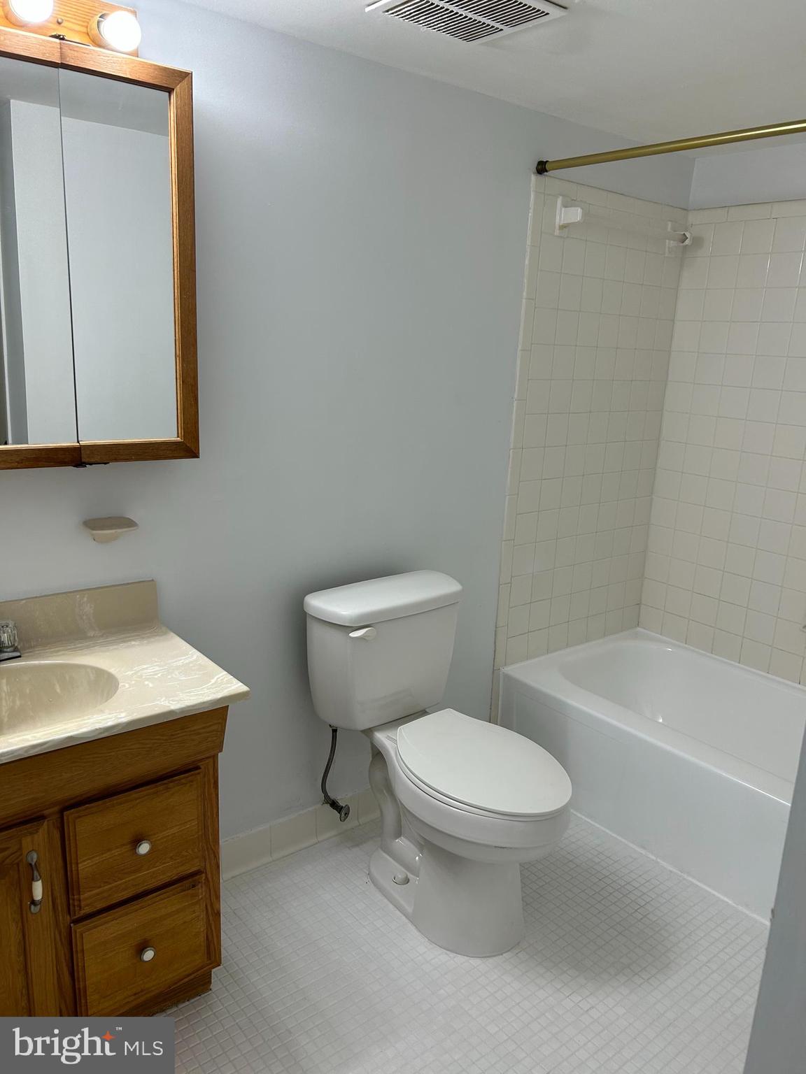 PINES CONDO 01 - Residential