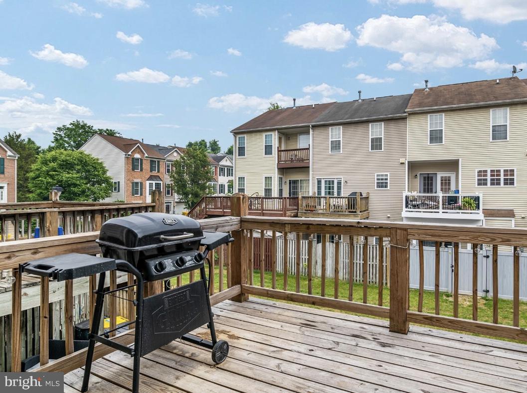 THE KNOLLS - Residential Lease