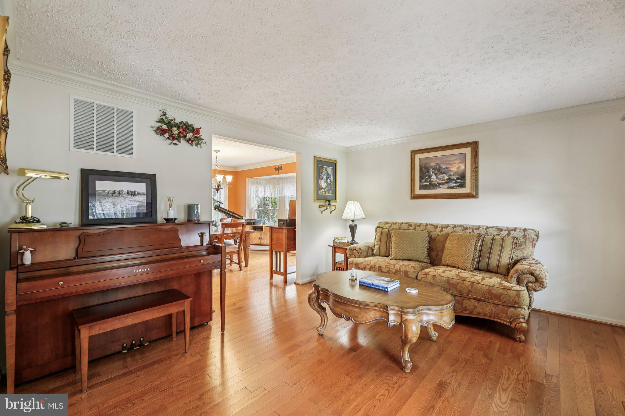 1403 BASSETT COURT