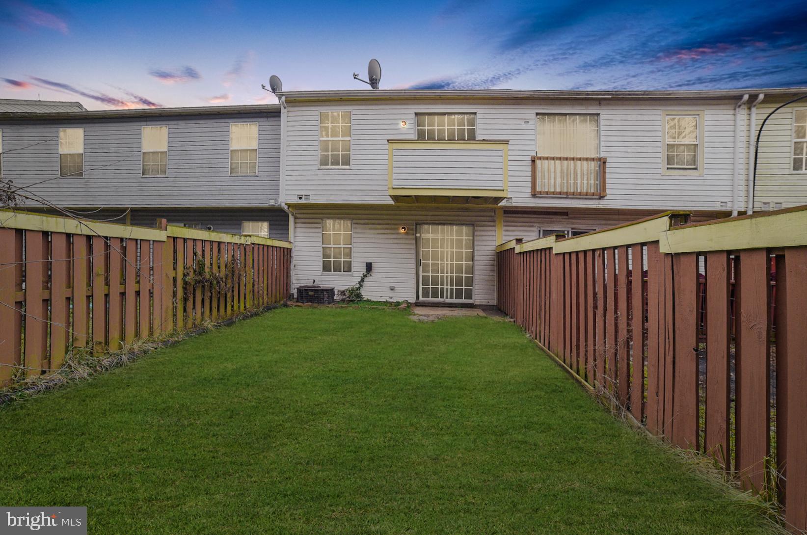 COLUMBIA COMMONS - Residential