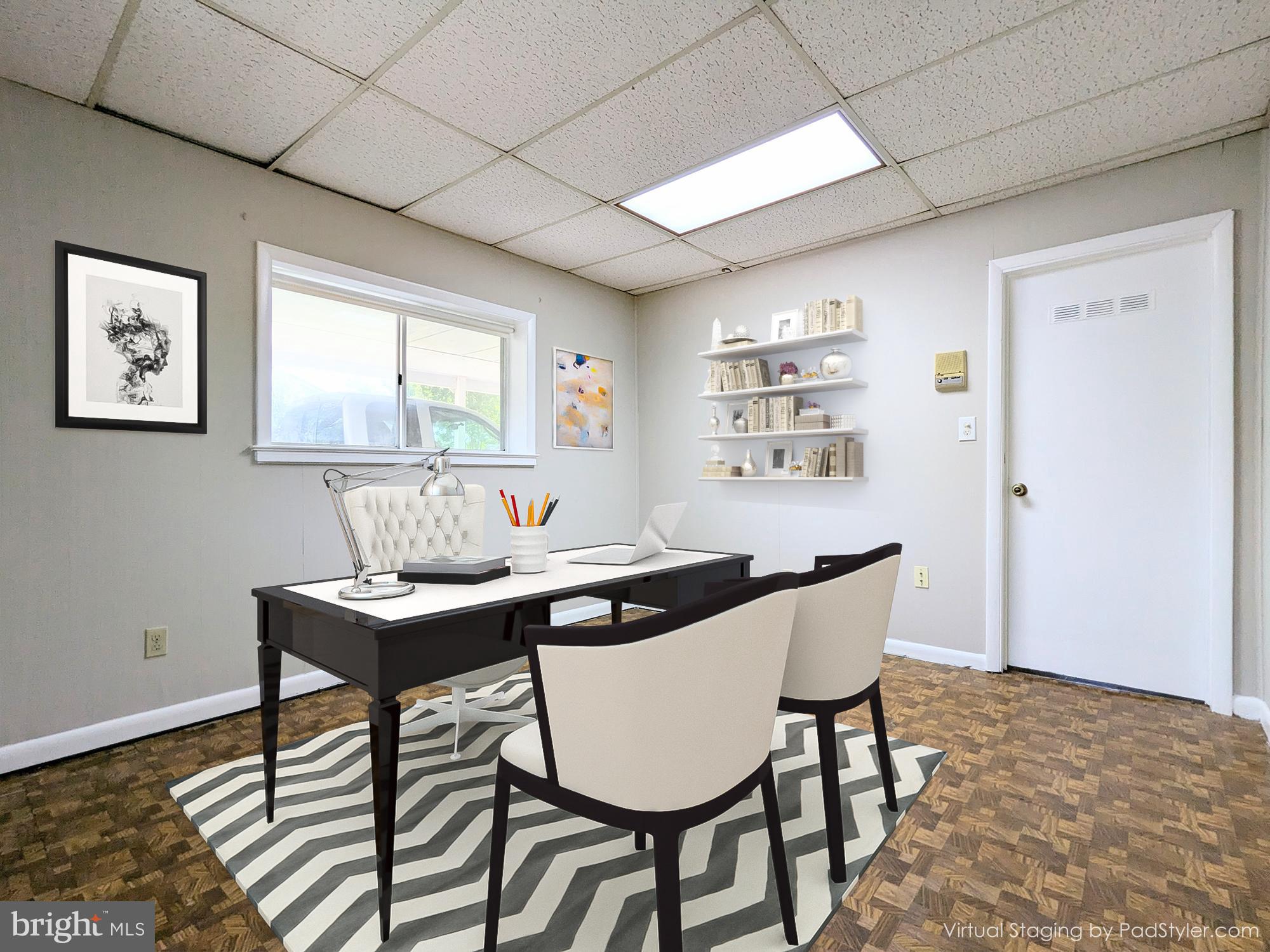 PEACOCK MANOR - Residential