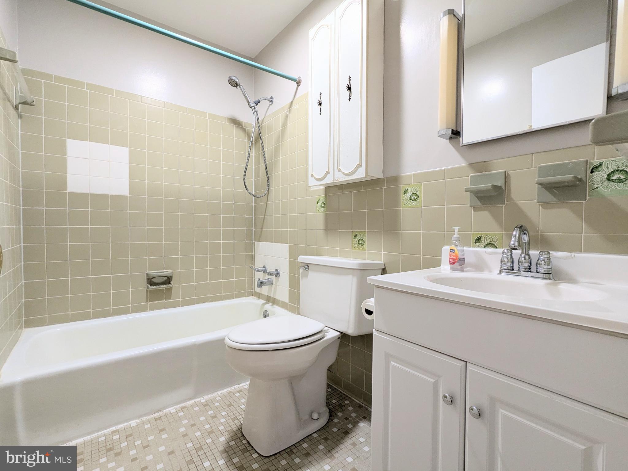 PEACOCK MANOR - Residential