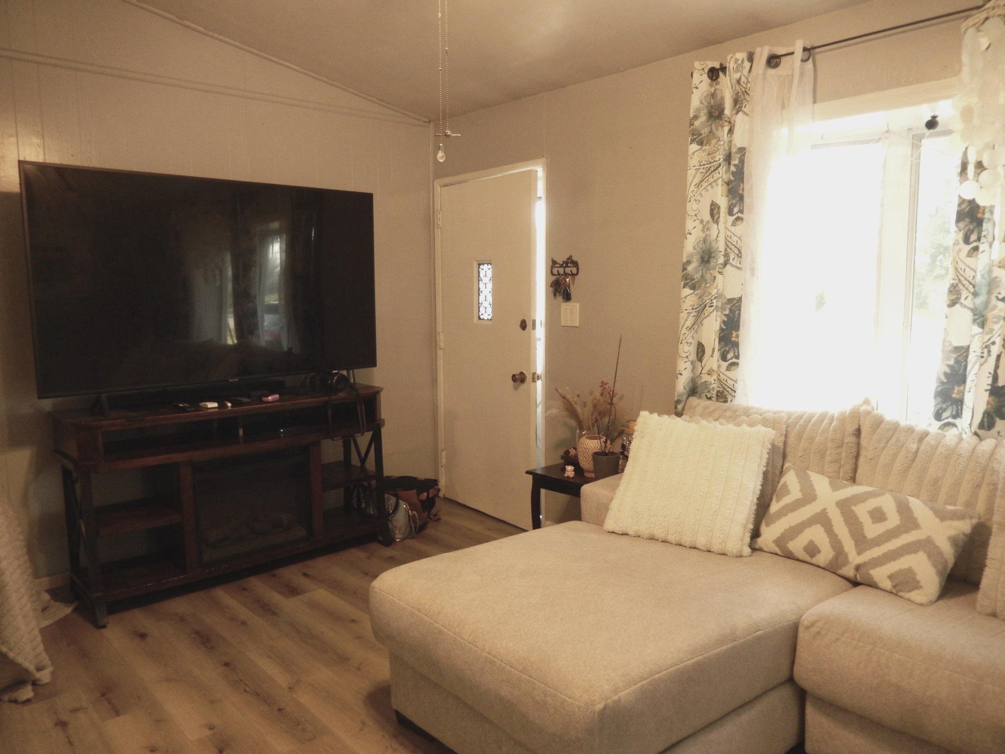 2503 LAUREL DRIVE