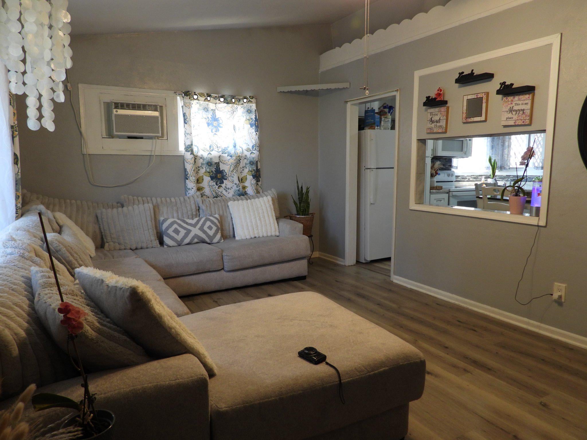 2503 LAUREL DRIVE