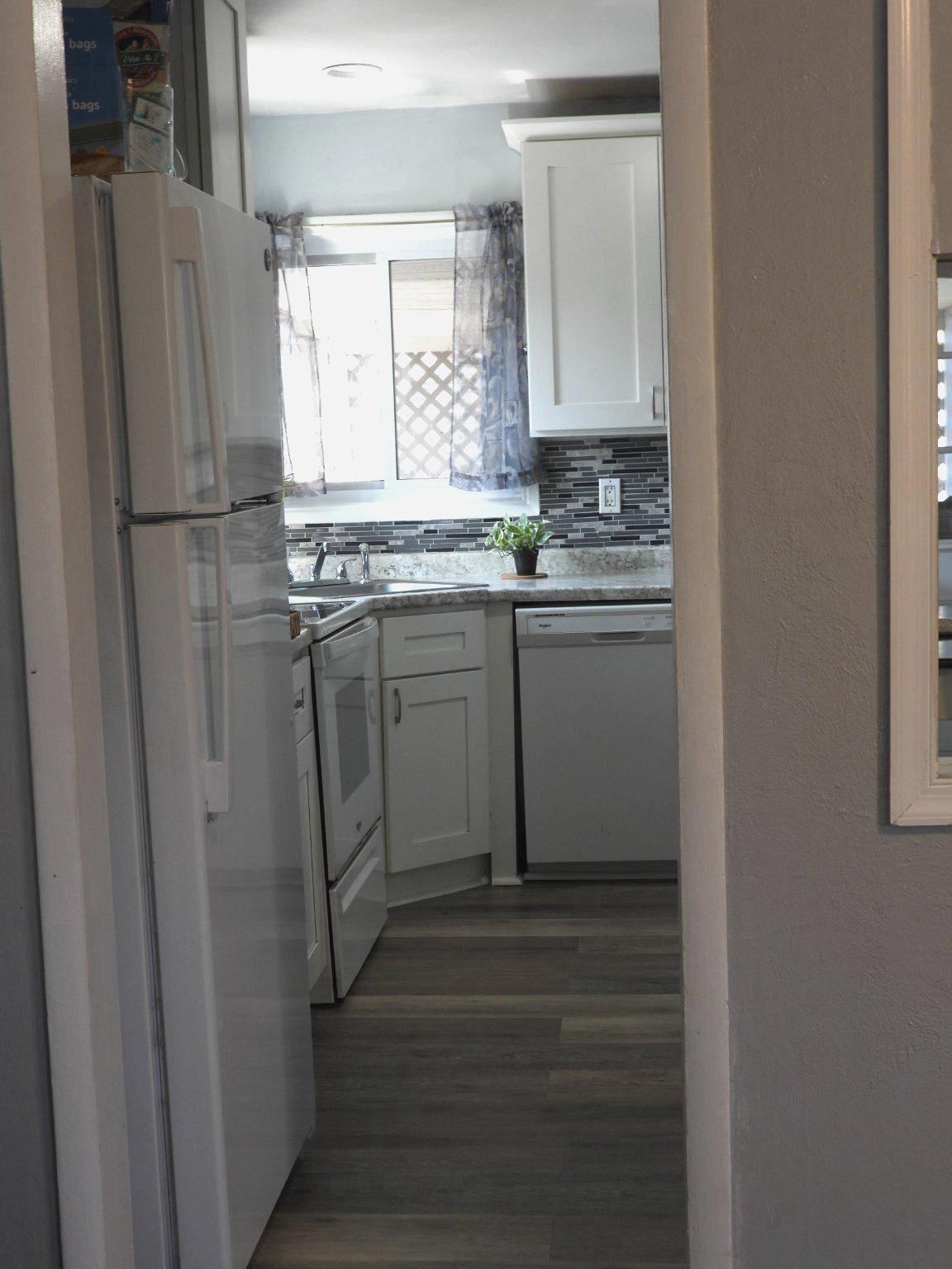 2503 LAUREL DRIVE