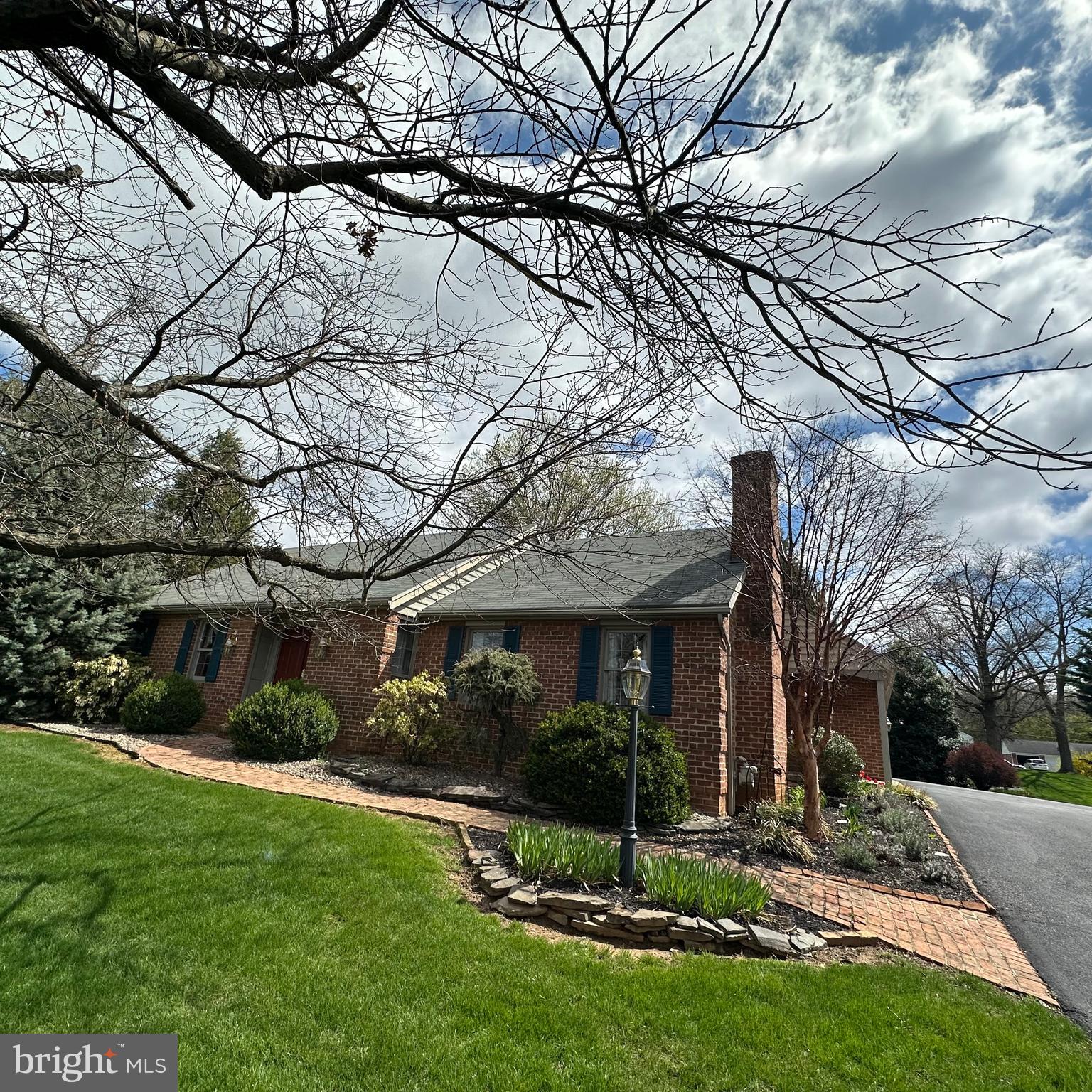 58 APPLE DRIVE