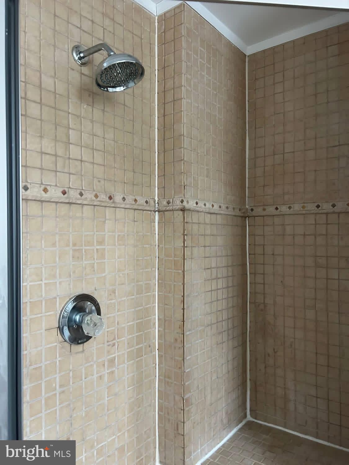 WHITMAN - Residential Lease