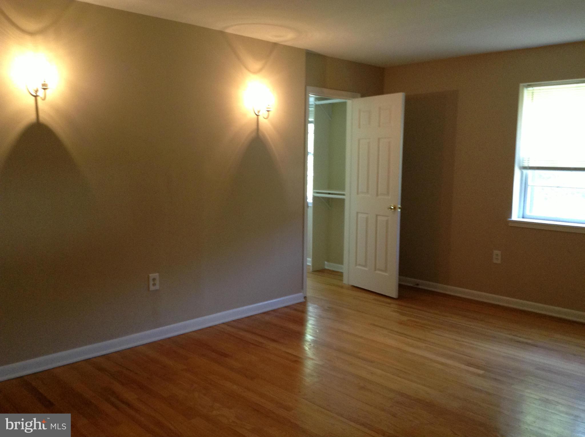 VILLA D ESTE - Residential Lease