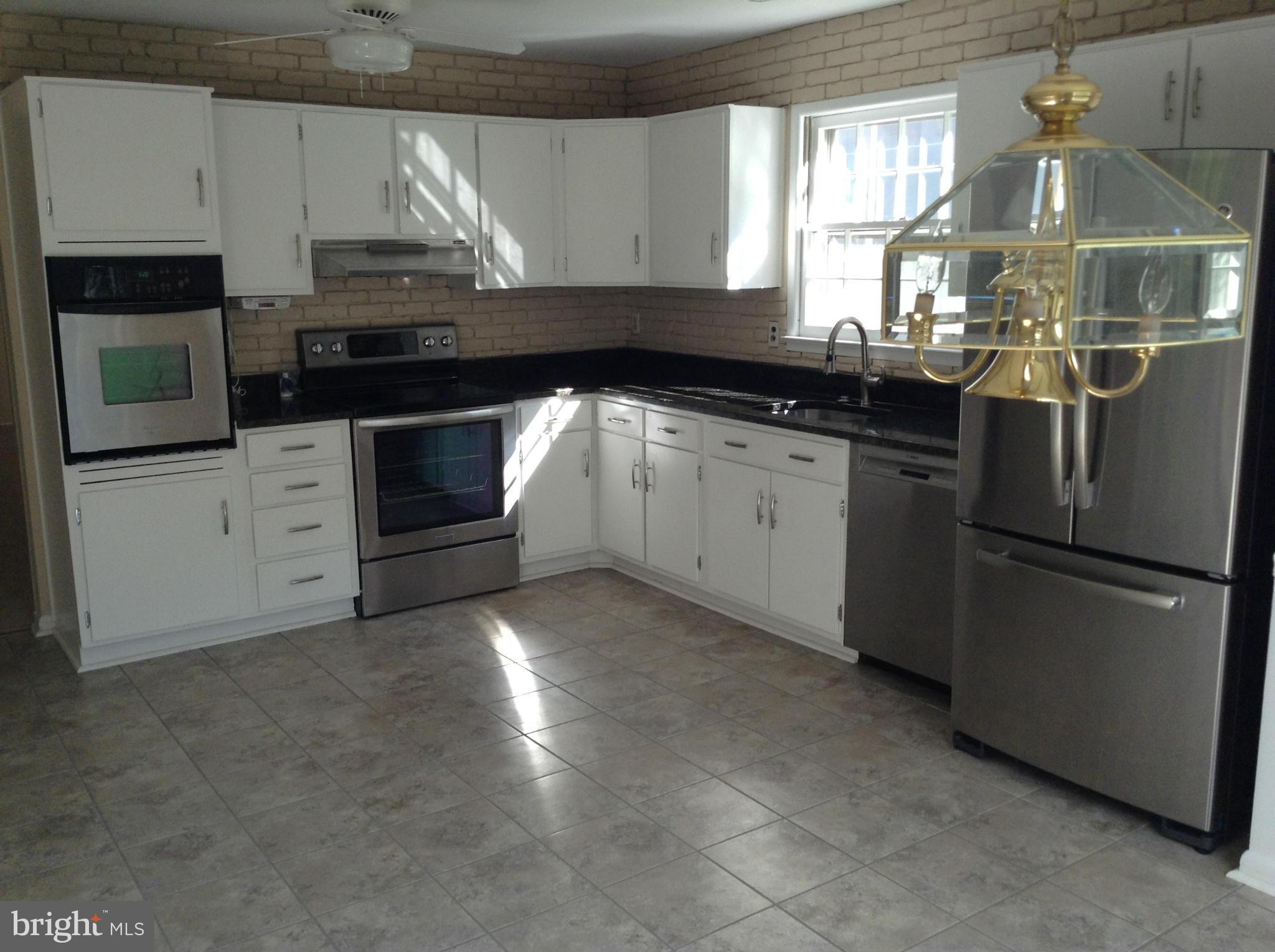 VILLA D ESTE - Residential Lease