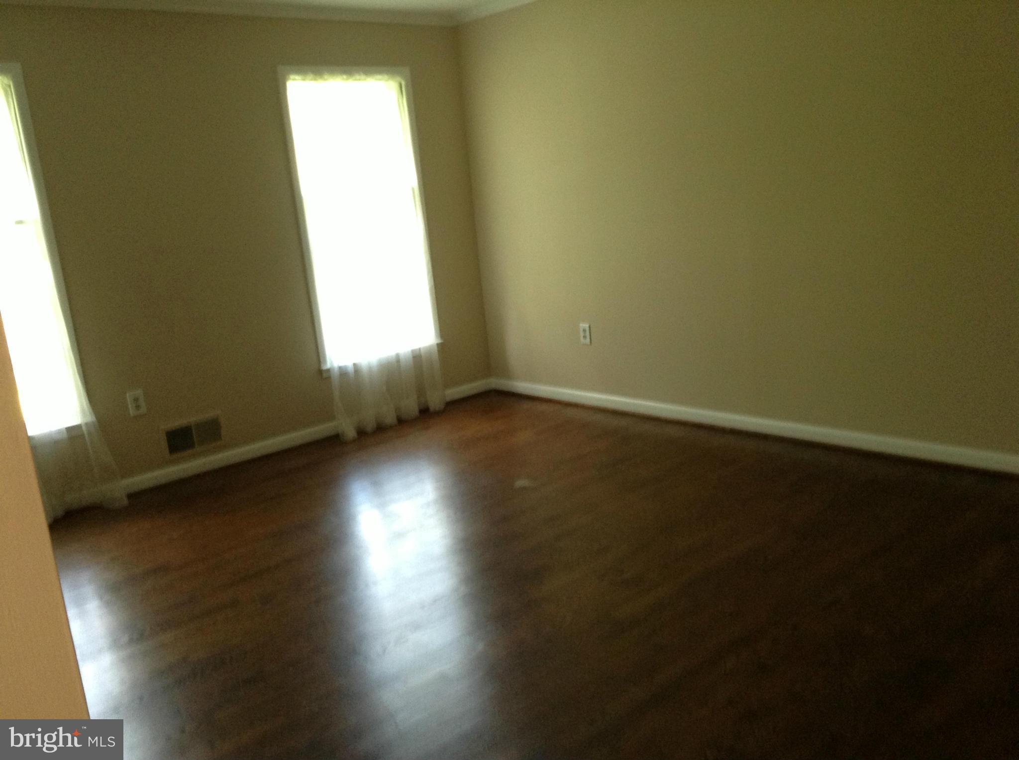 VILLA D ESTE - Residential Lease